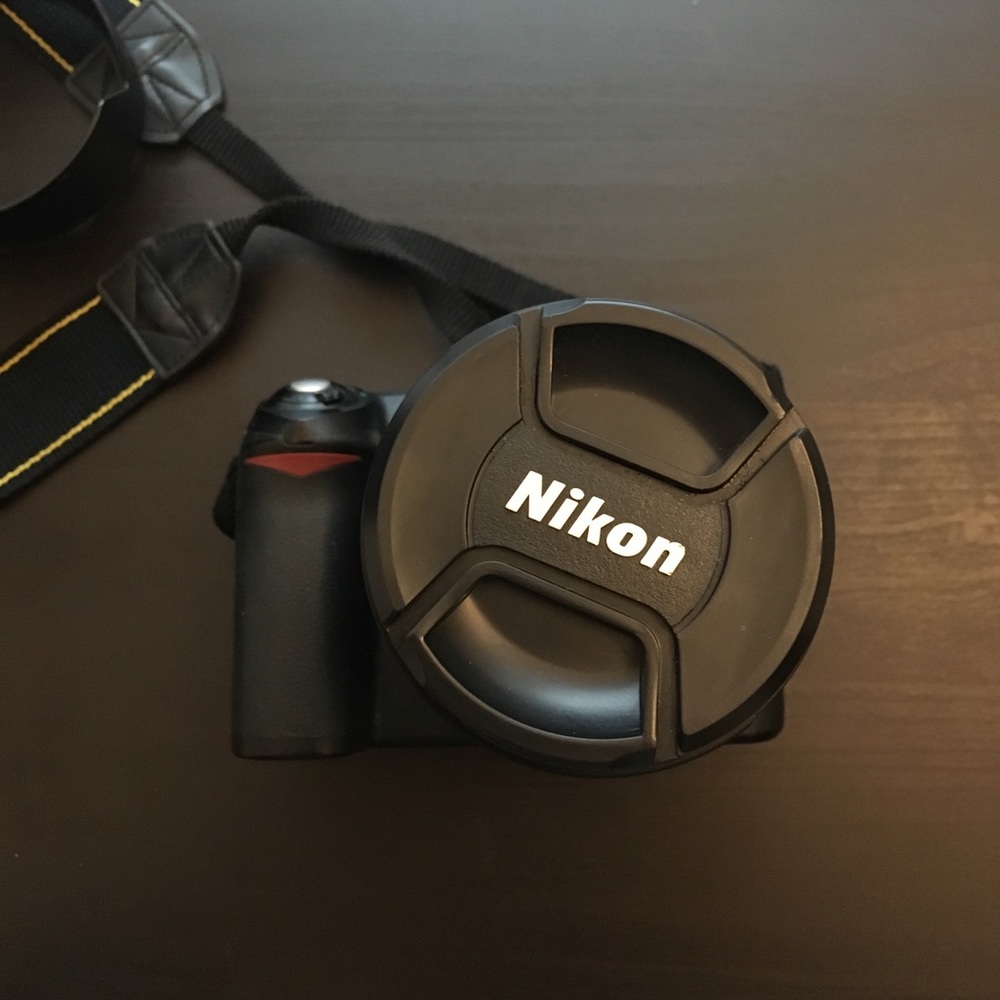 Nikon D50 with case, charger, and 10-135mm lens